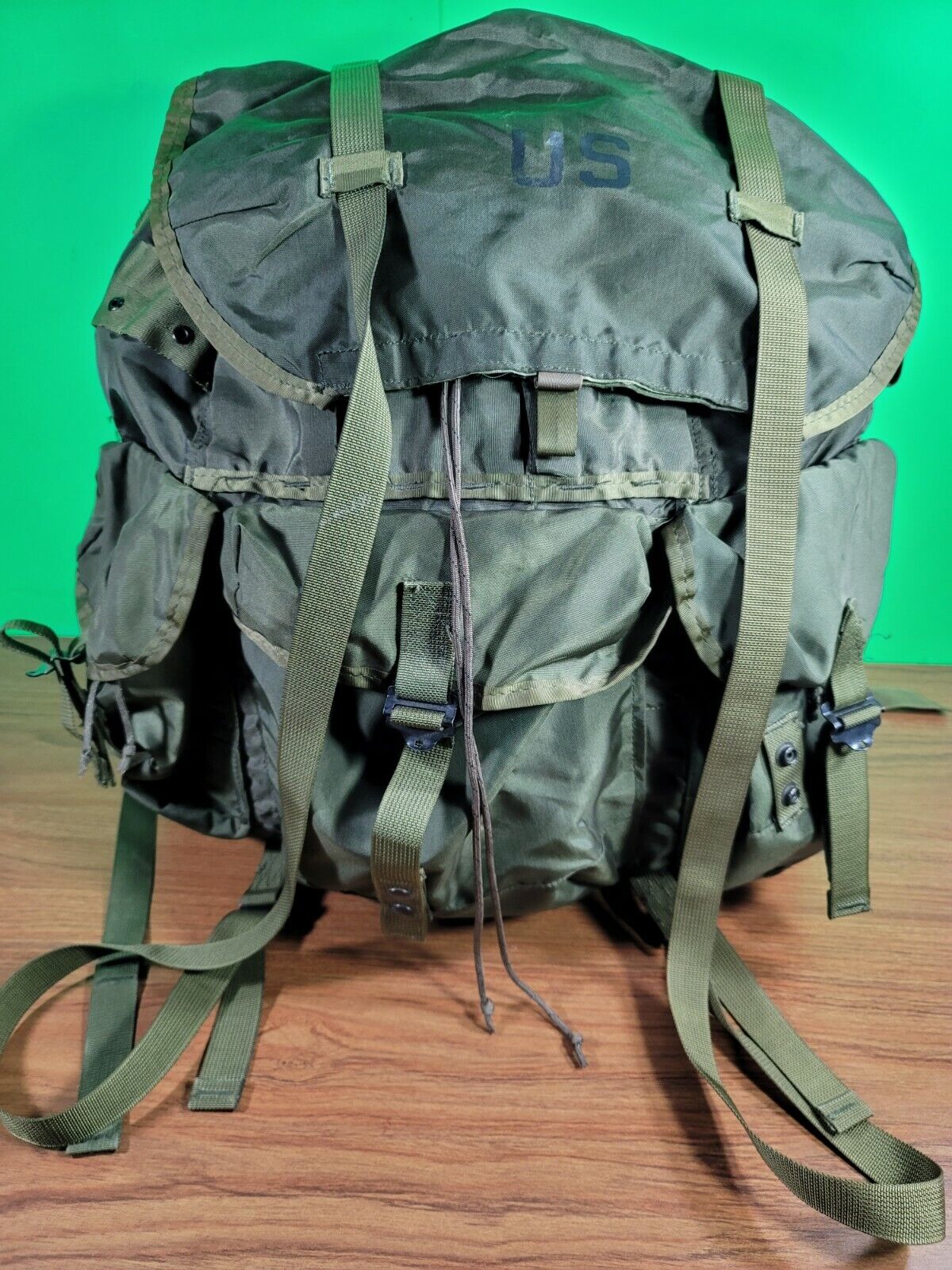 Military Field Pack Combat Backpack Nylon Large LC-1 Green .  (SU)