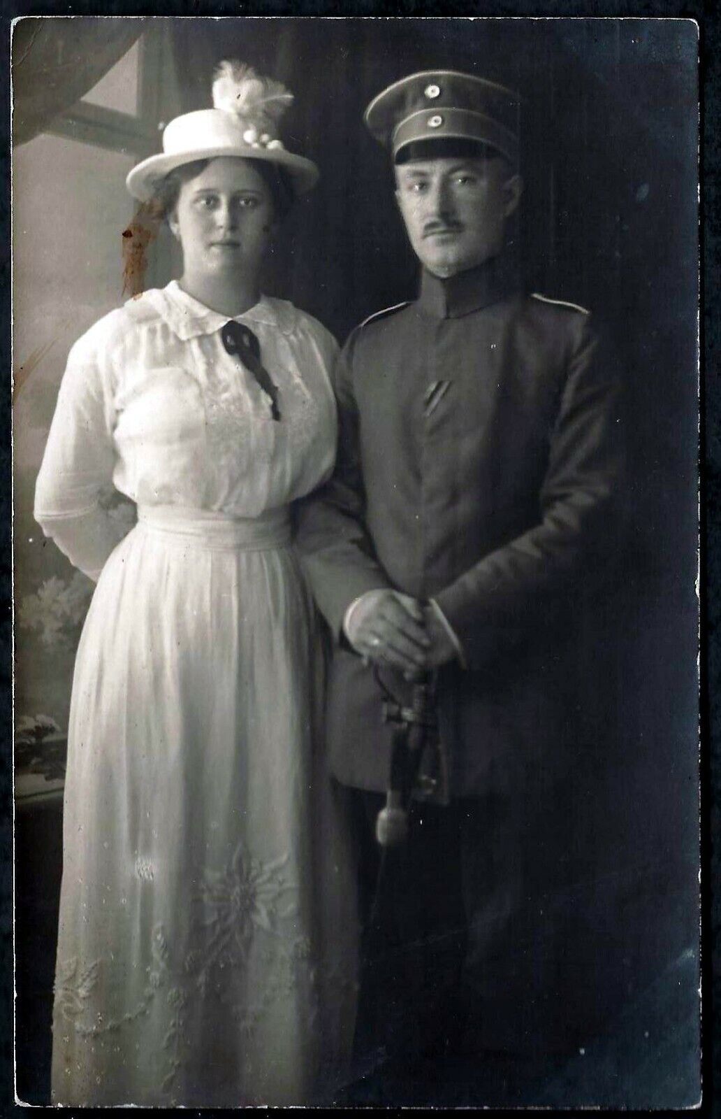 WW1-GERMAN SOLDIER WITH HIS WIFE